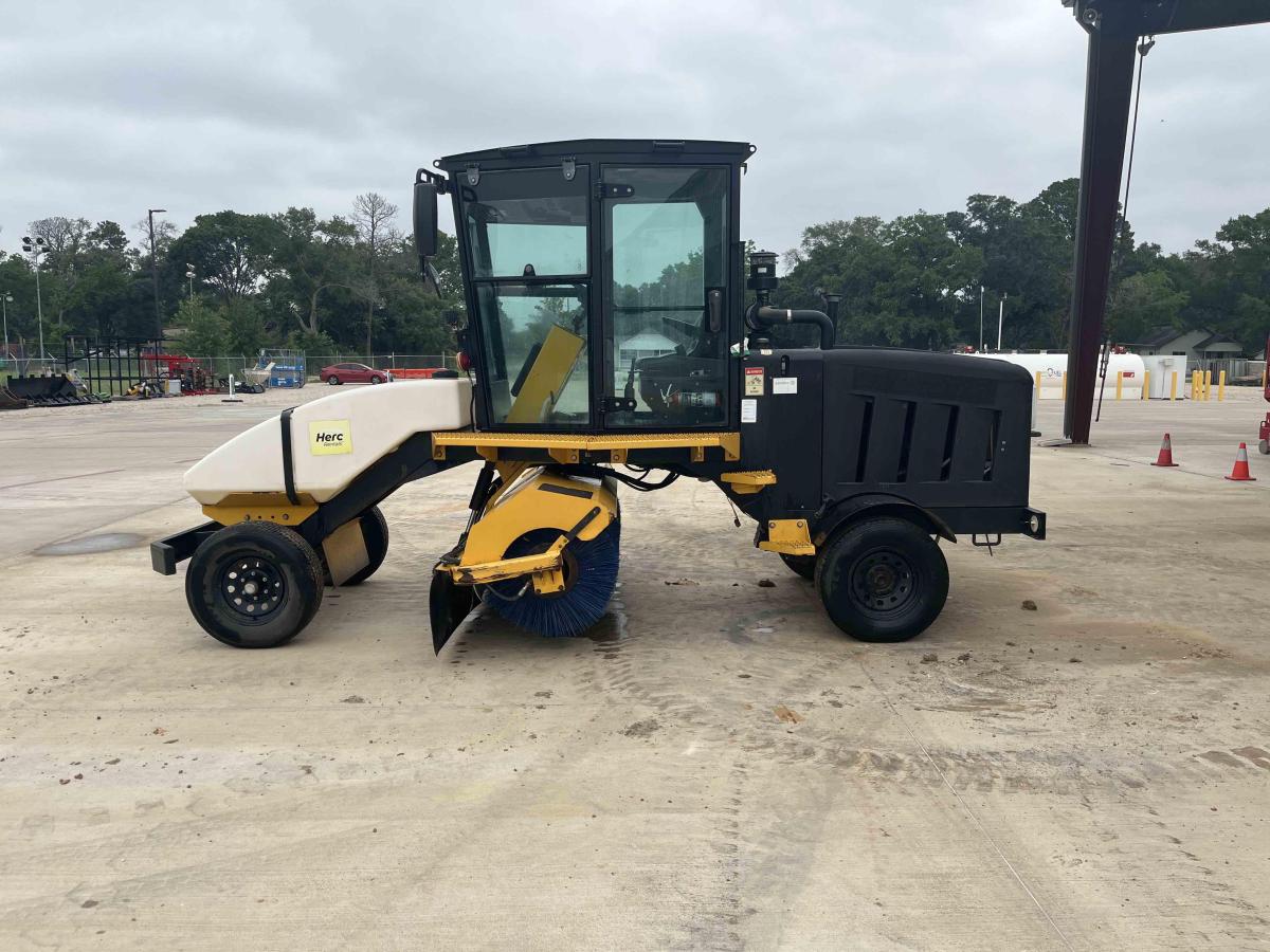 2017 LayMor SweepMaster 400