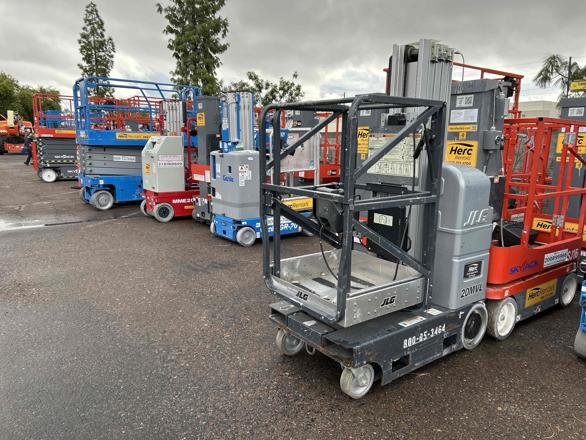 2015 JLG 20MVL-3