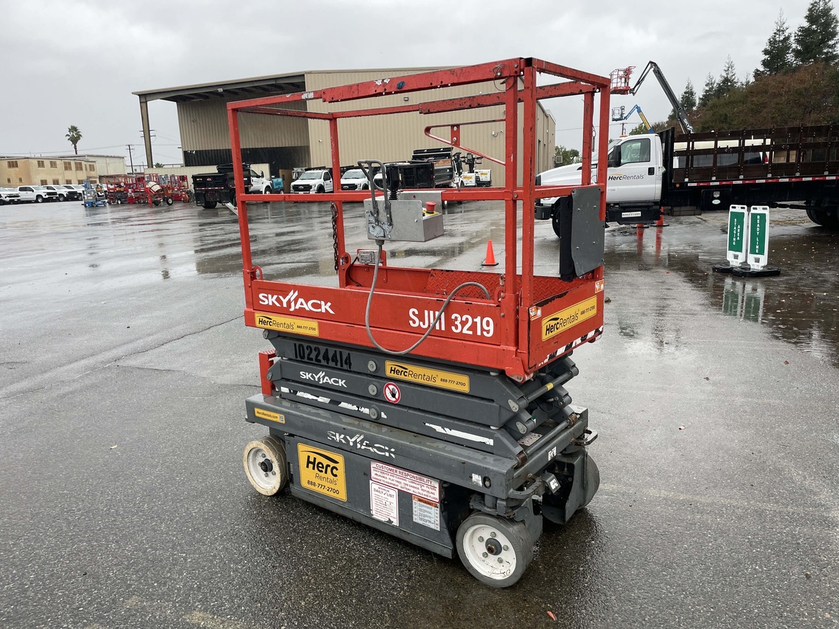 2017 Skyjack SJ3219-4