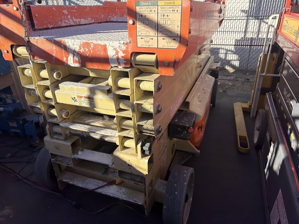 2018 JLG 3246ES