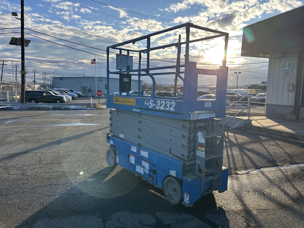 2017 Genie GS-3232-2