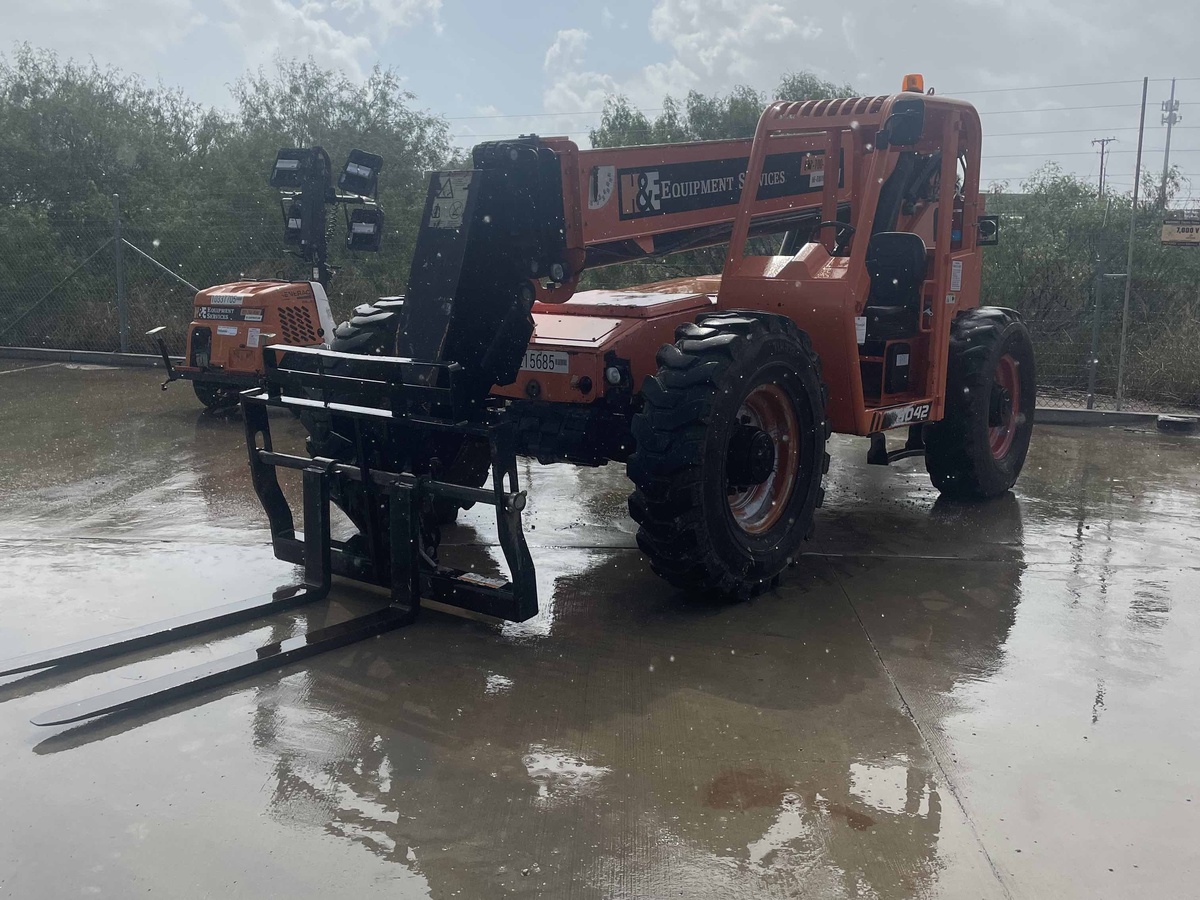 2017 SkyTrak 8042-1