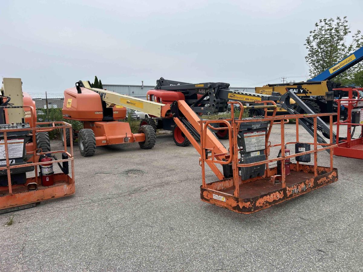 2017 JLG 460SJ-3