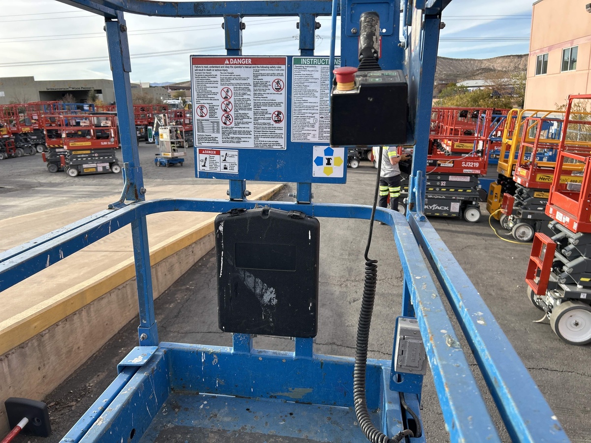 2017 Genie GS-3232-7