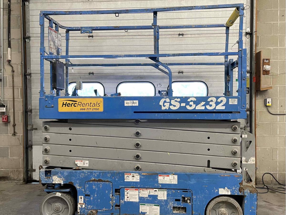 2017 Genie GS-3232