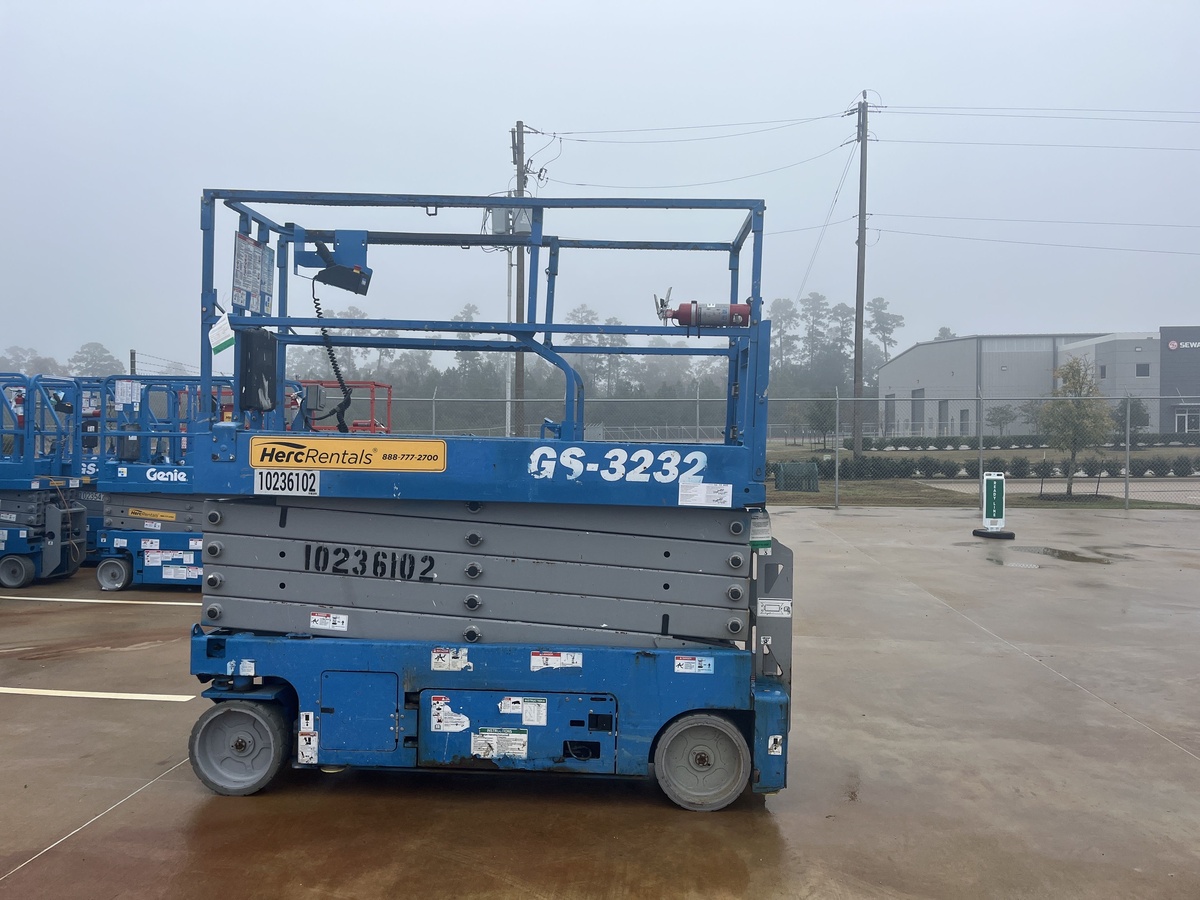 2018 Genie GS-3232