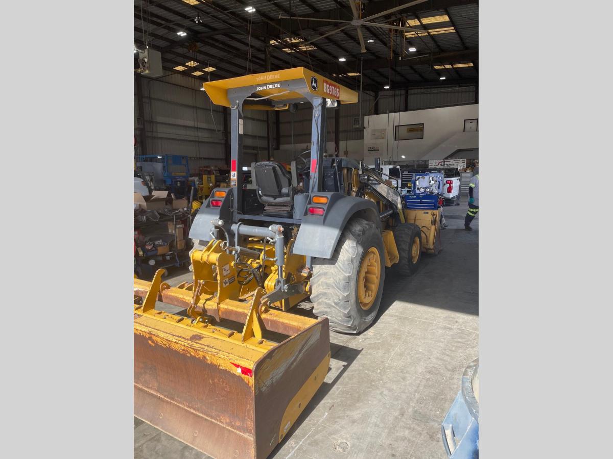 2017 John Deere 210LEP