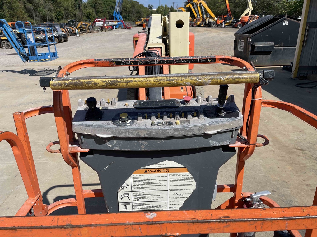 2015 JLG E400AJPN-6