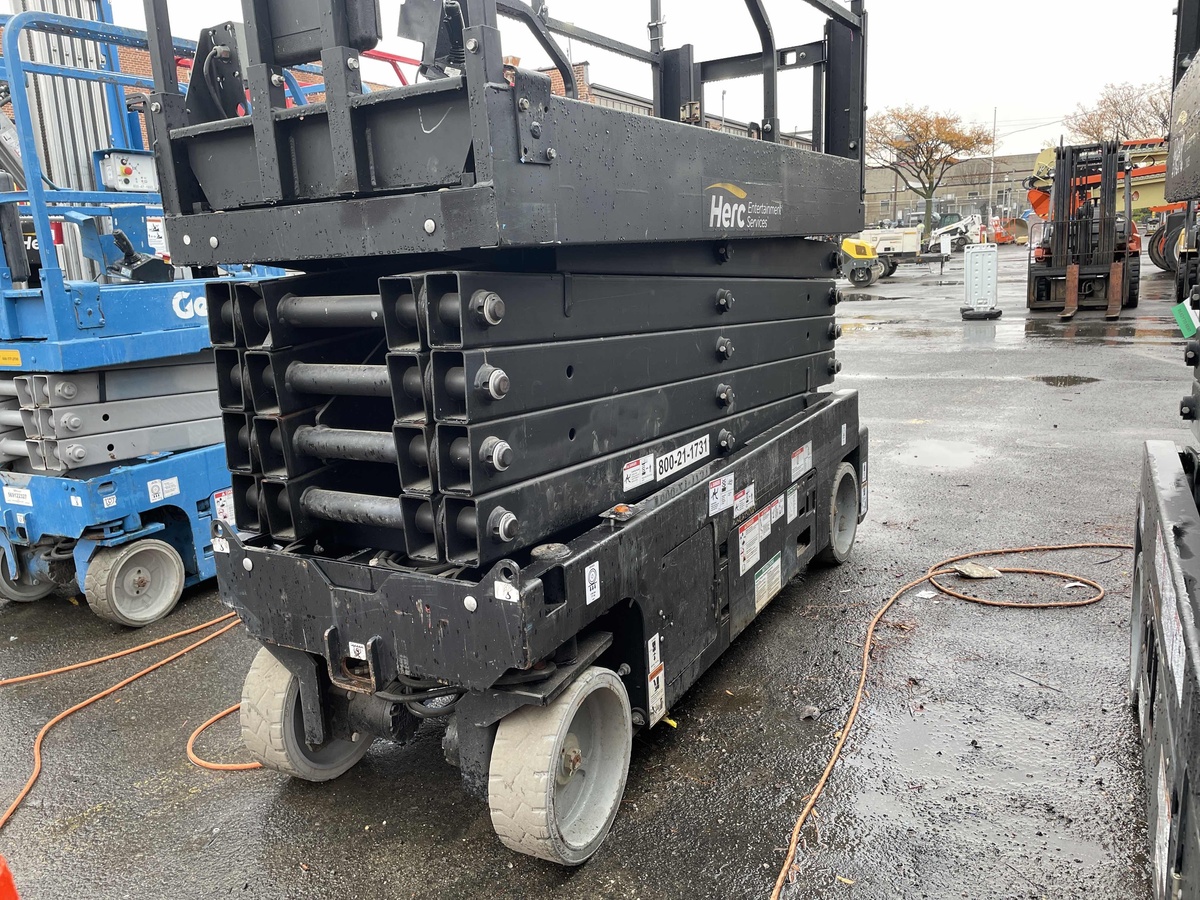 2018 Genie GS-3232-3