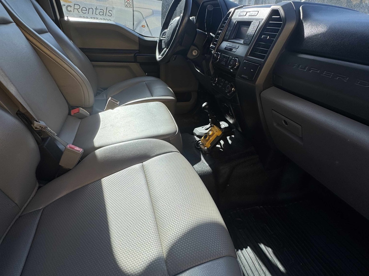2018 Ford F550-10