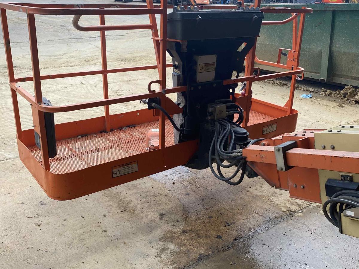 2016 JLG 600S