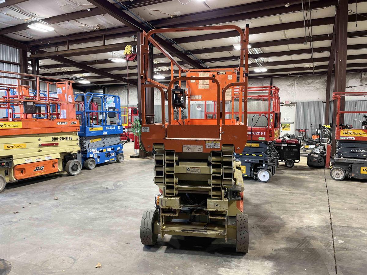 2018 JLG 2646ES