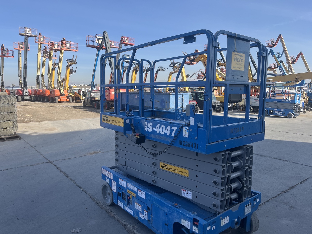 2018 Genie GS-4047