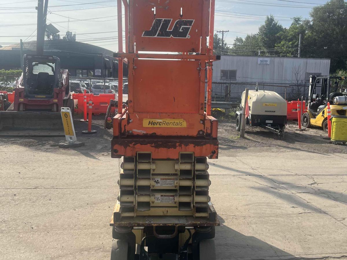 2017 JLG 2632ES-3