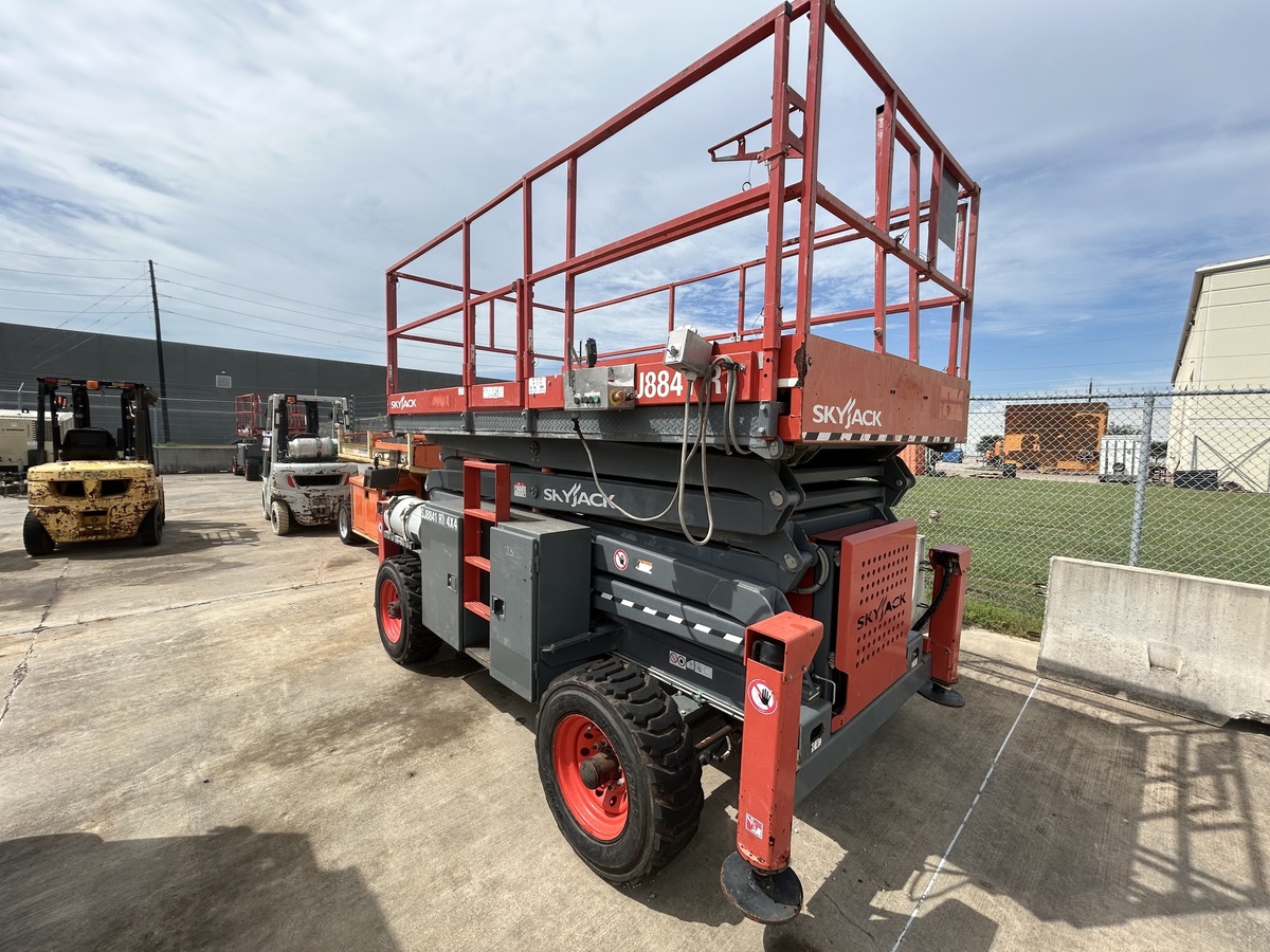 2017 Skyjack SJ8841 RT-5