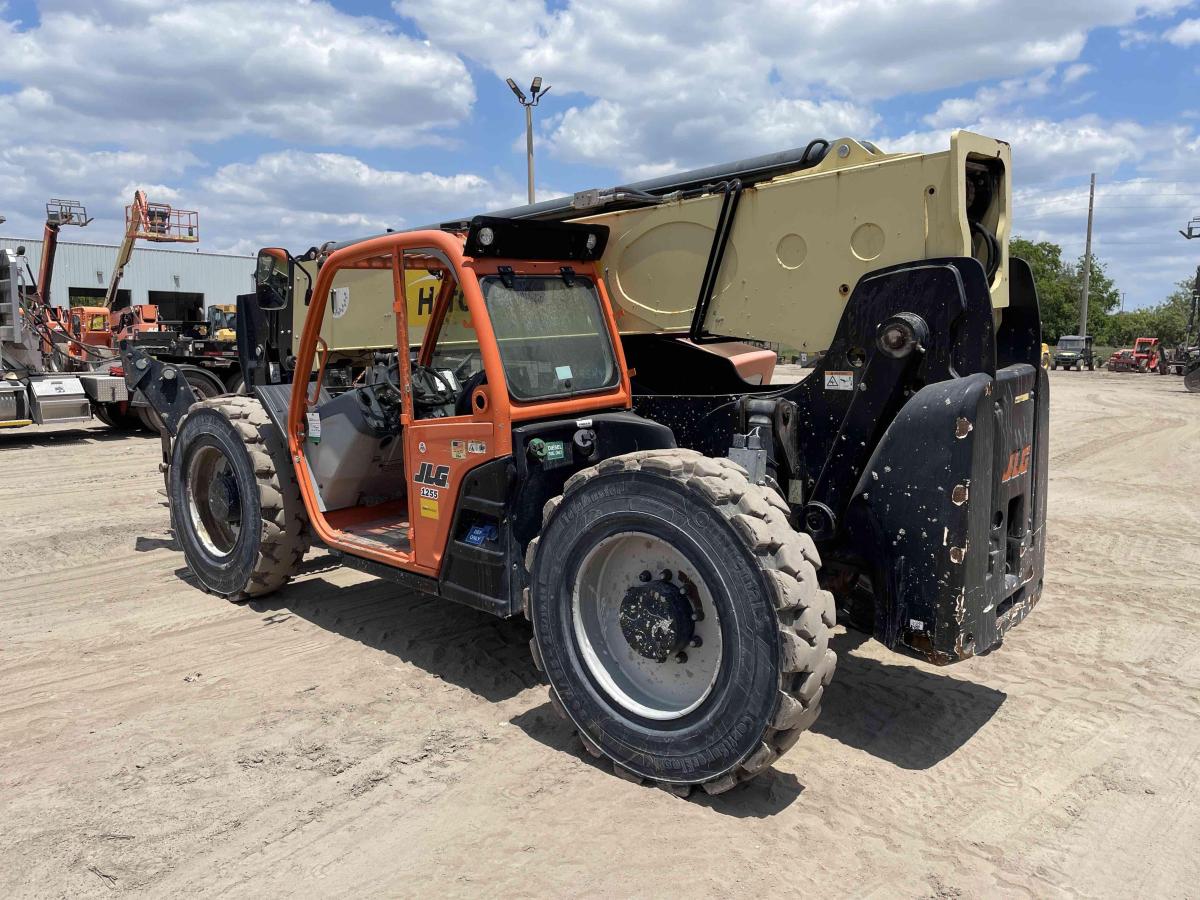 2018 JLG 1255