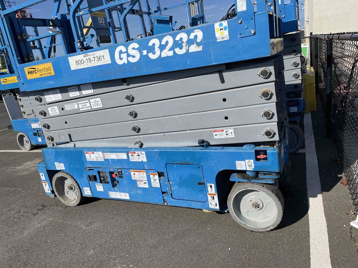 2017 Genie GS-3232-3