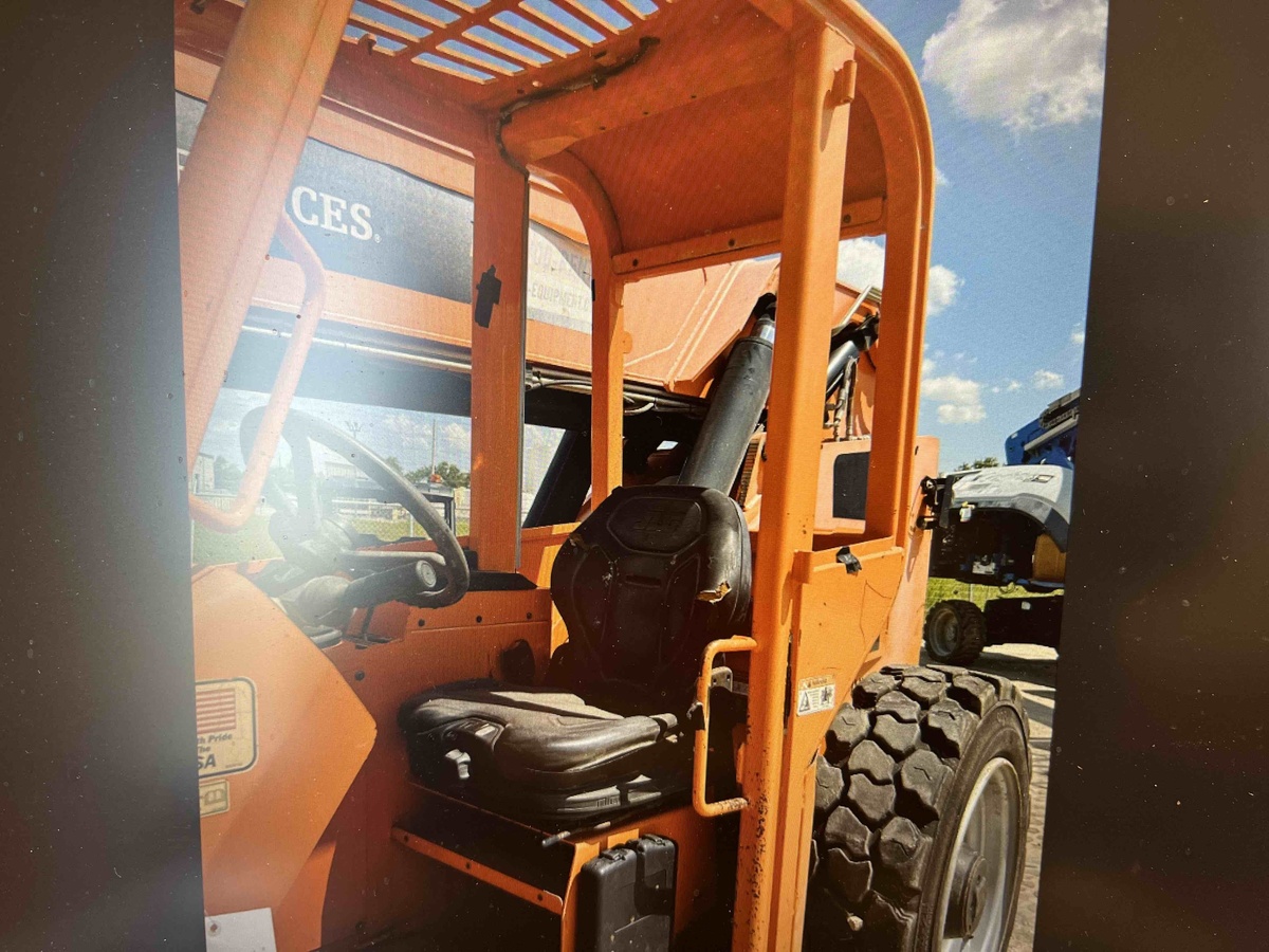 2017 SkyTrak 8042-2