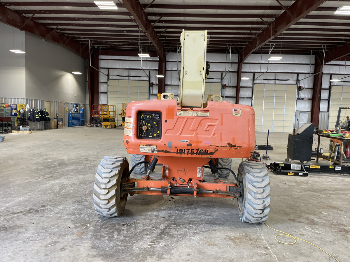 2015 JLG M600JP-4