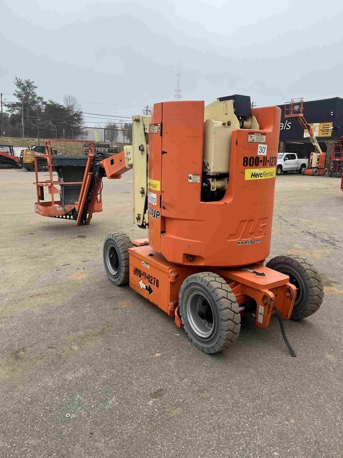2016 JLG E300AJP-7