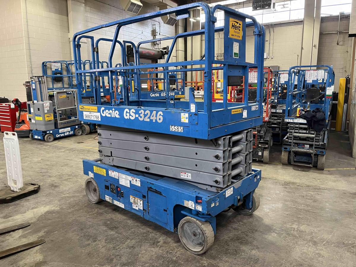 2013 Genie GS-3246
