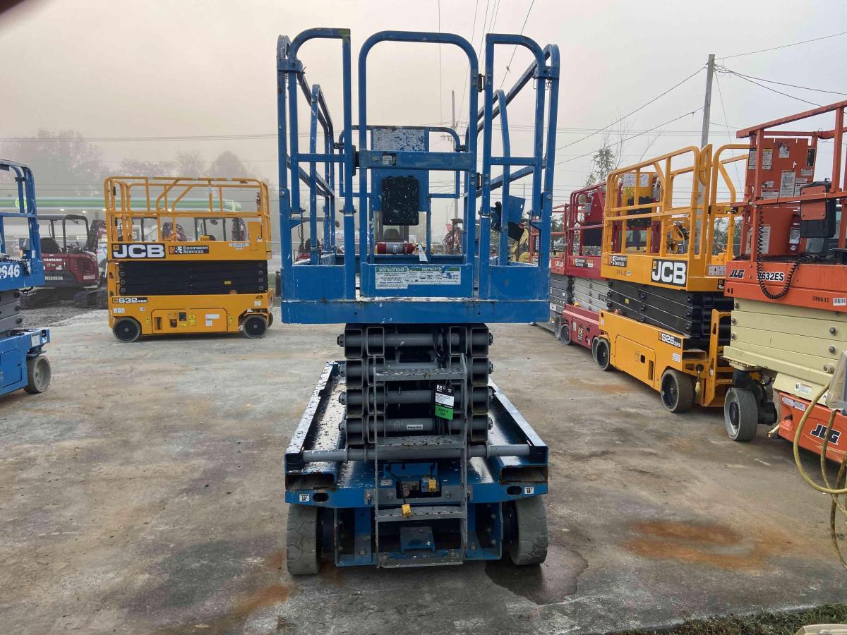 2017 Genie GS-3246