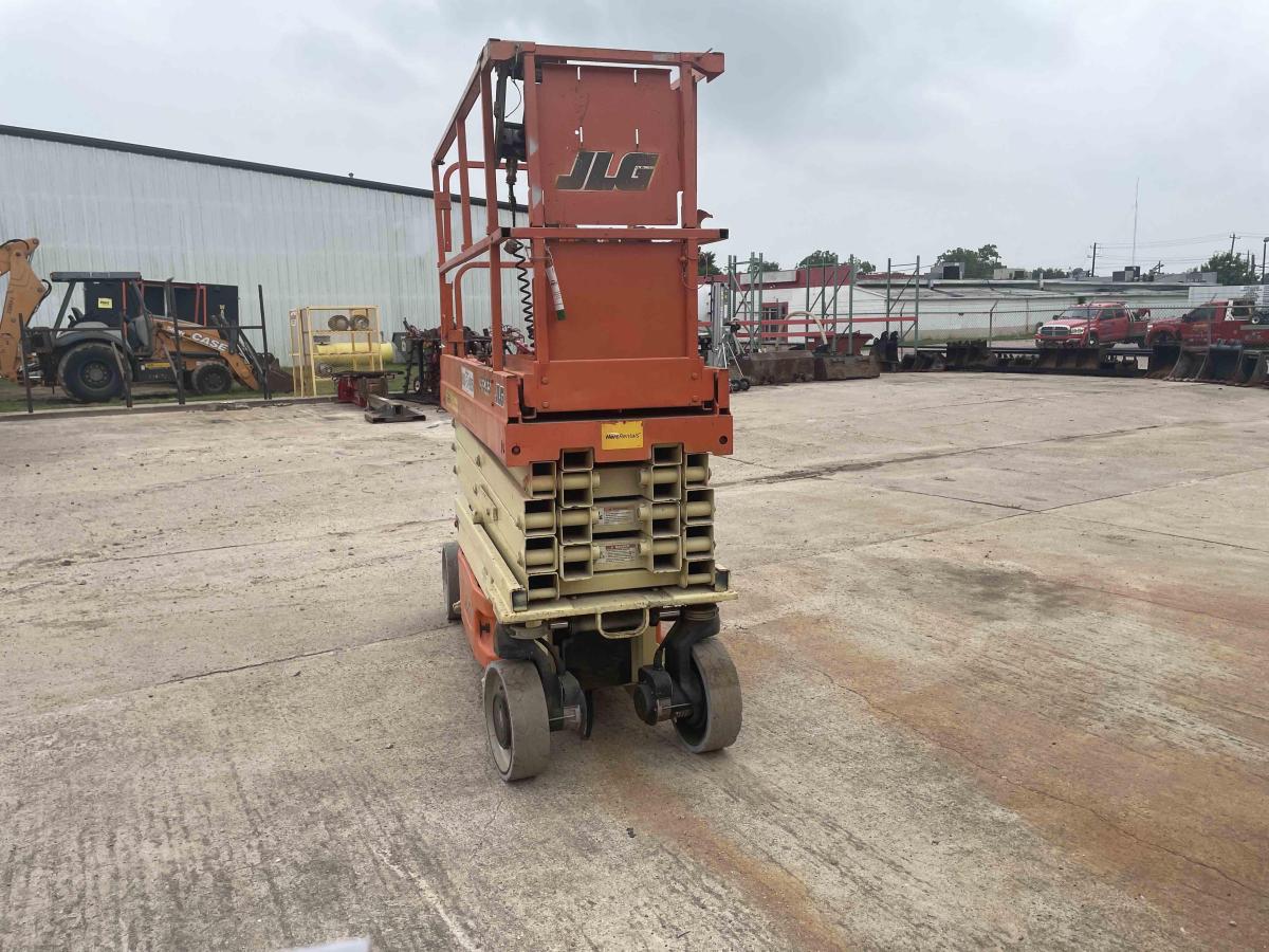 2017 JLG 2632ES