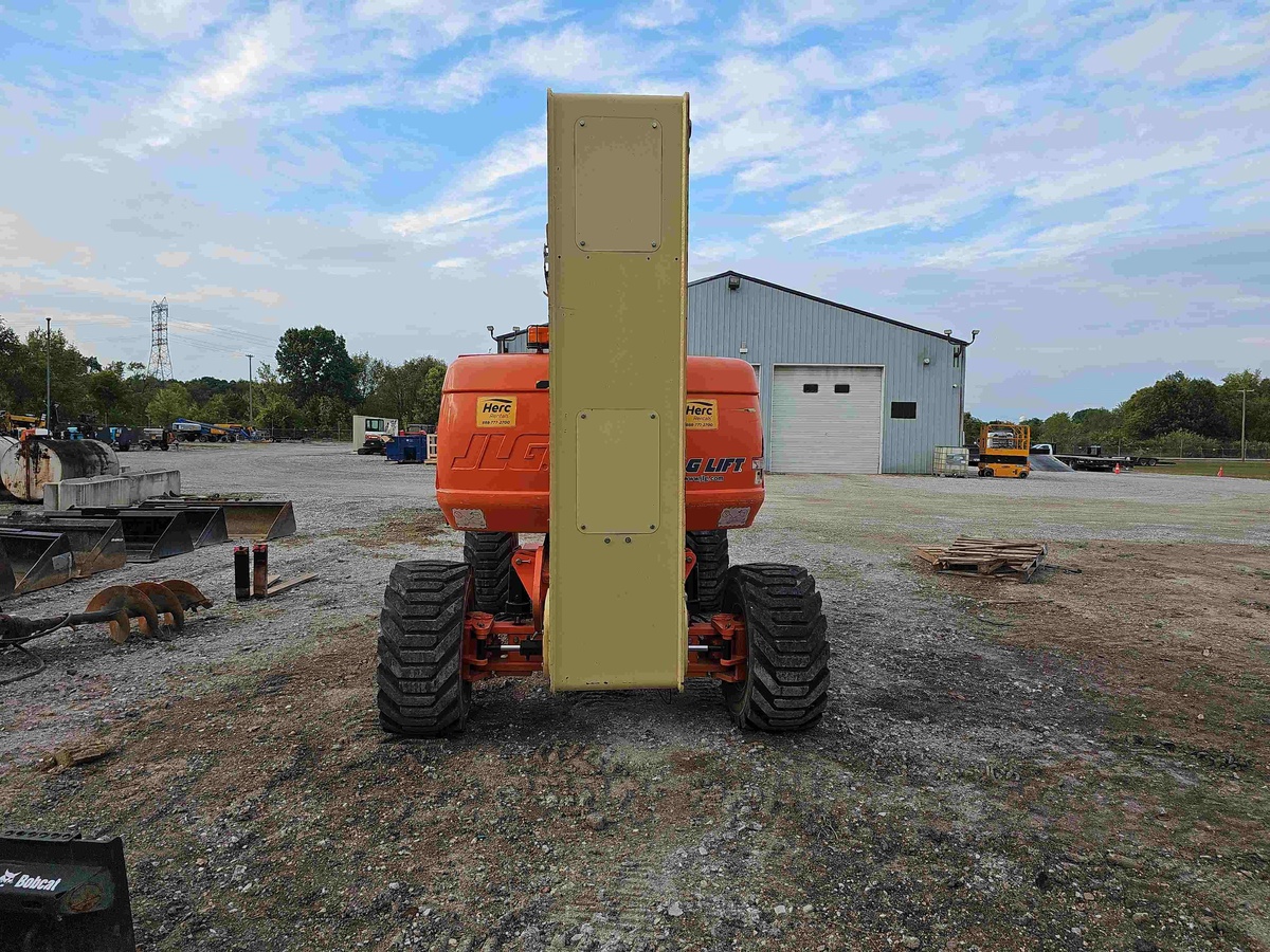 2011 JLG 800AJ-5