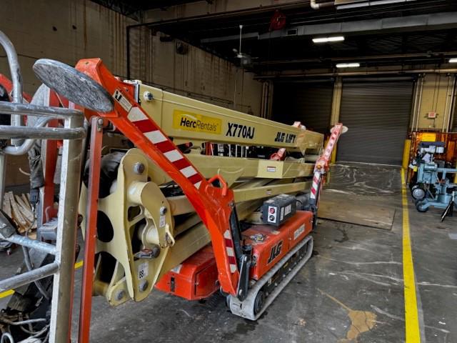 2017 JLG X770AJ-4