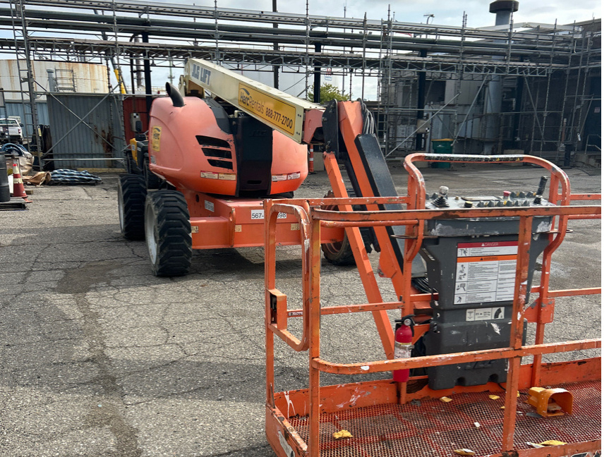 2015 JLG 600AJ