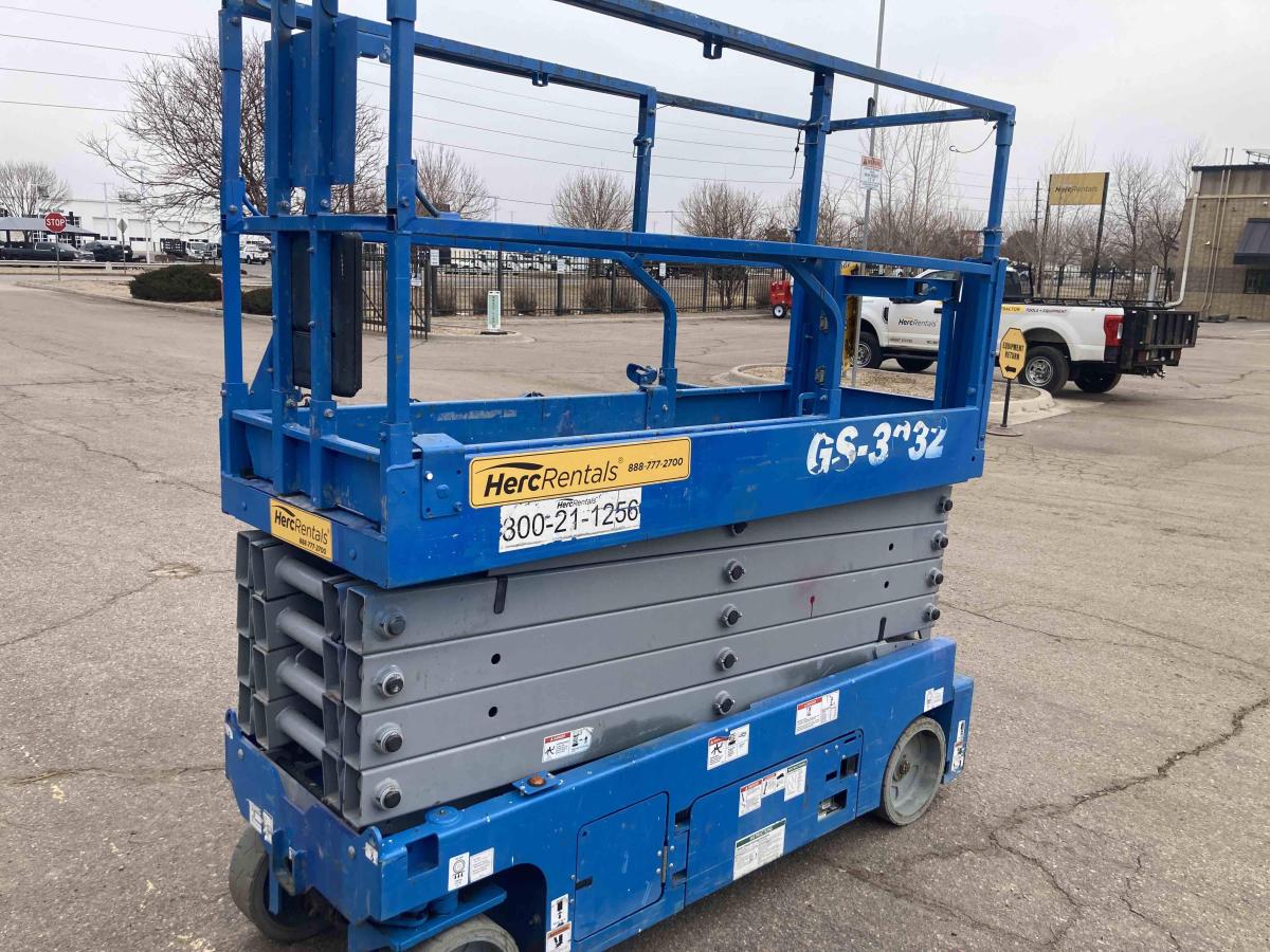 2018 Genie GS-3232