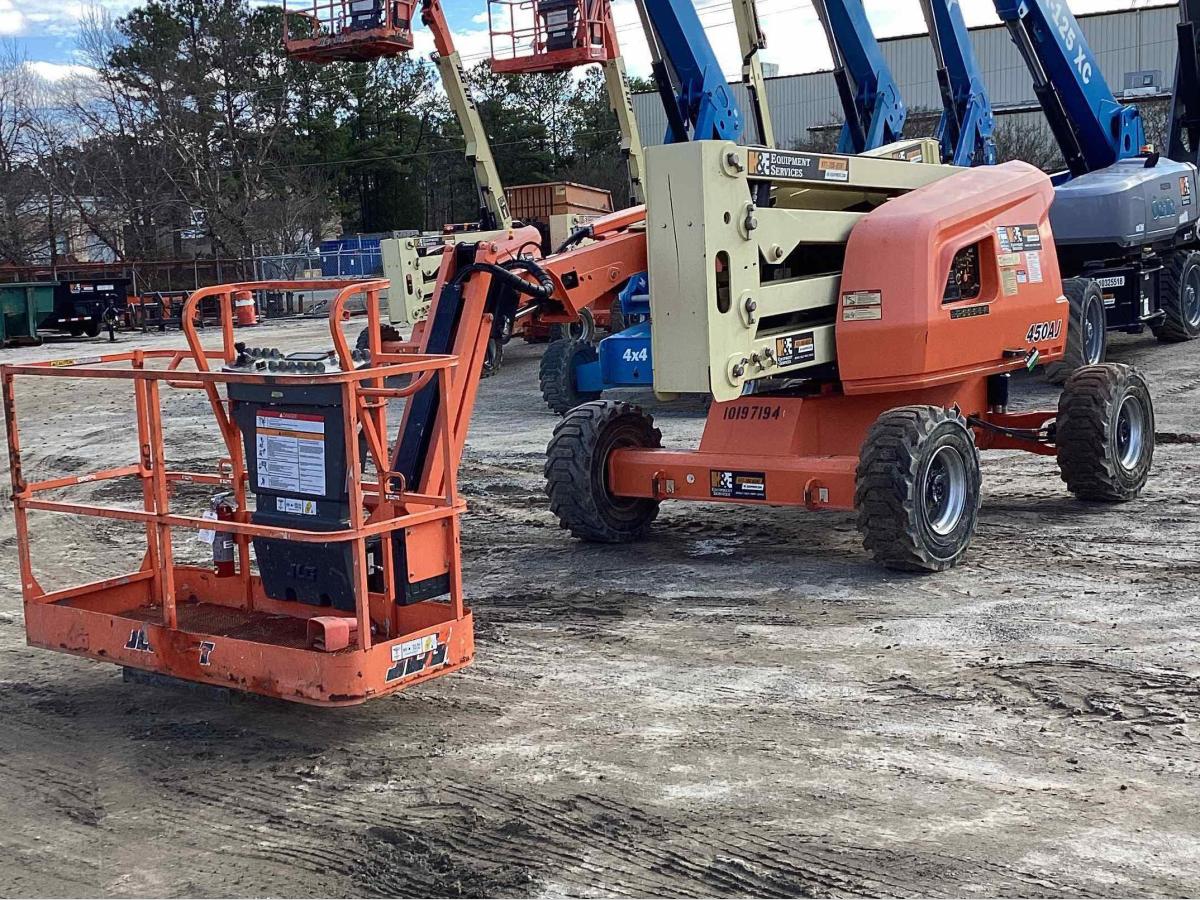 2016 JLG 450AJ