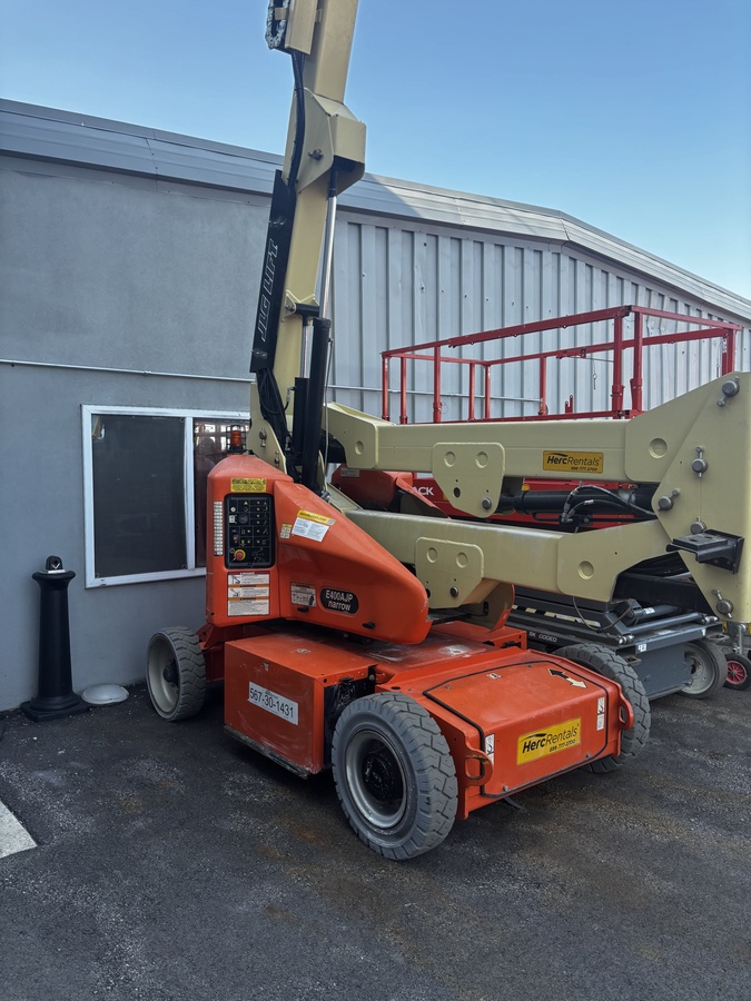 2018 JLG E400AJPN-2