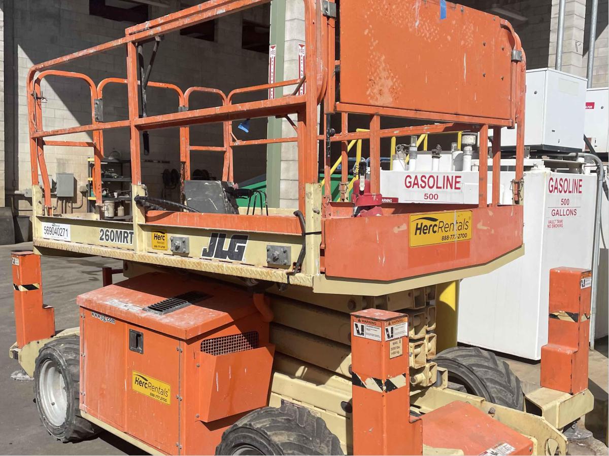 2017 JLG 260MRT-3