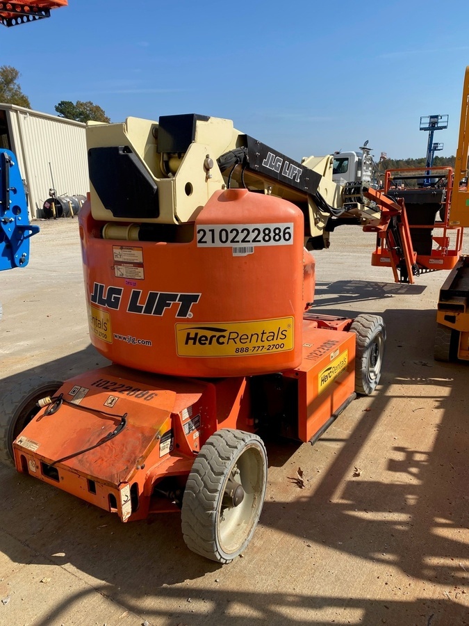 2017 JLG E400AJPN-3