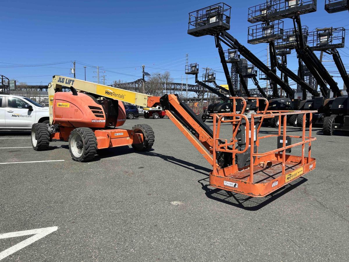 2016 JLG 600AJ