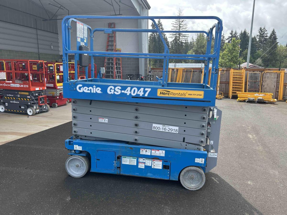 2017 Genie GS-4047