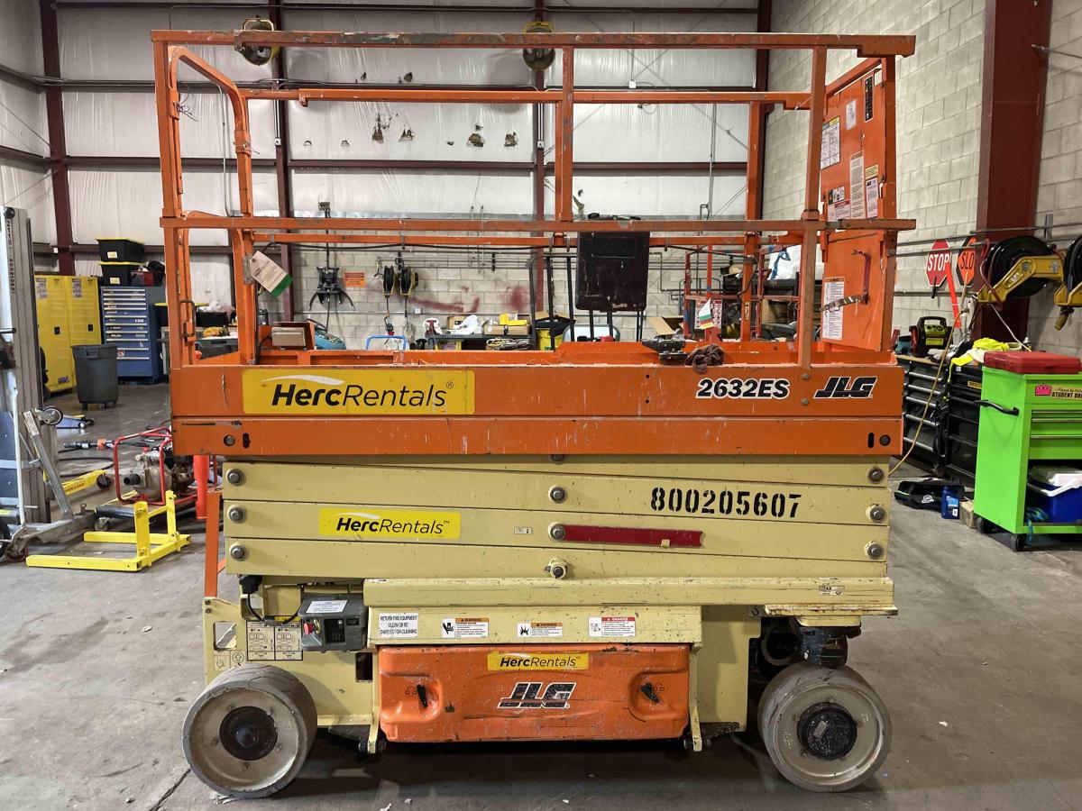 2018 JLG 2632ES