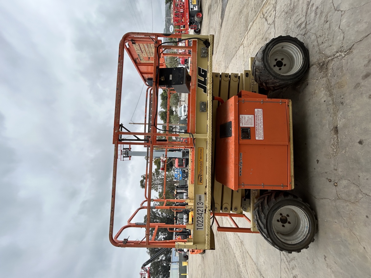 2017 JLG 260MRT-14