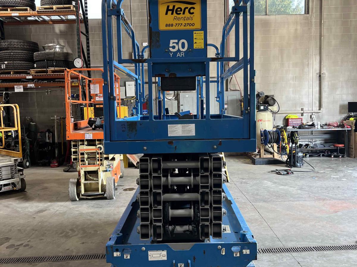 2016 Genie GS-4047