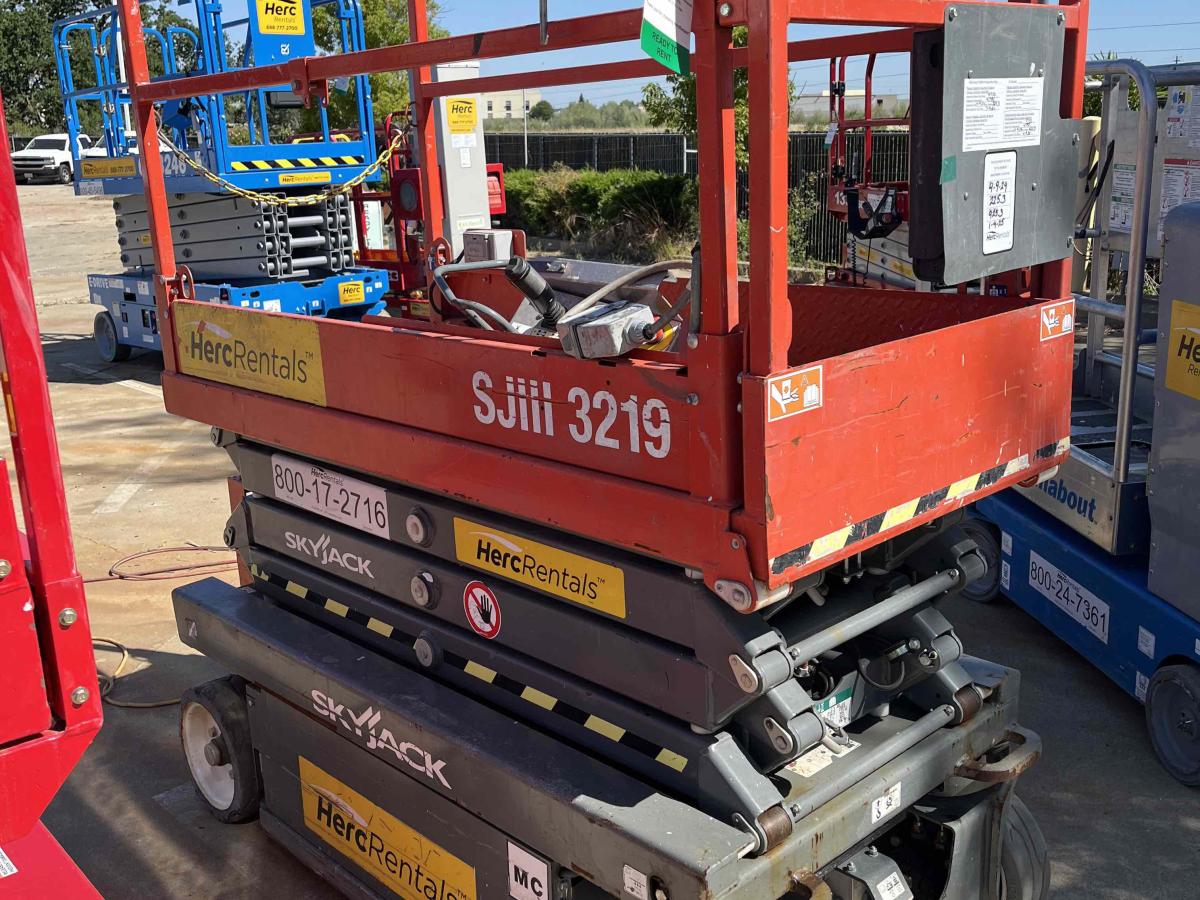 2017 Skyjack SJ3219