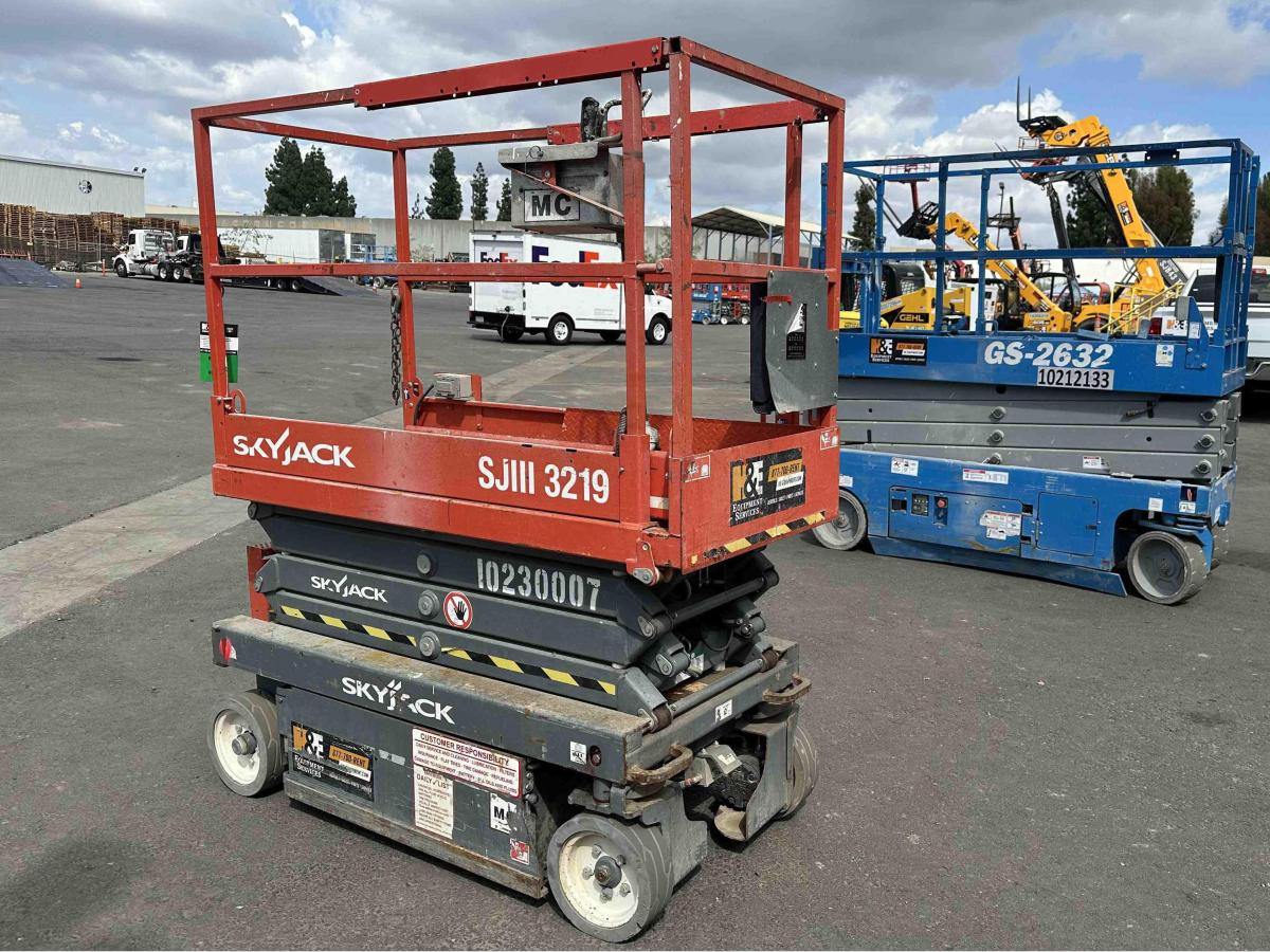 2017 Skyjack SJ3219