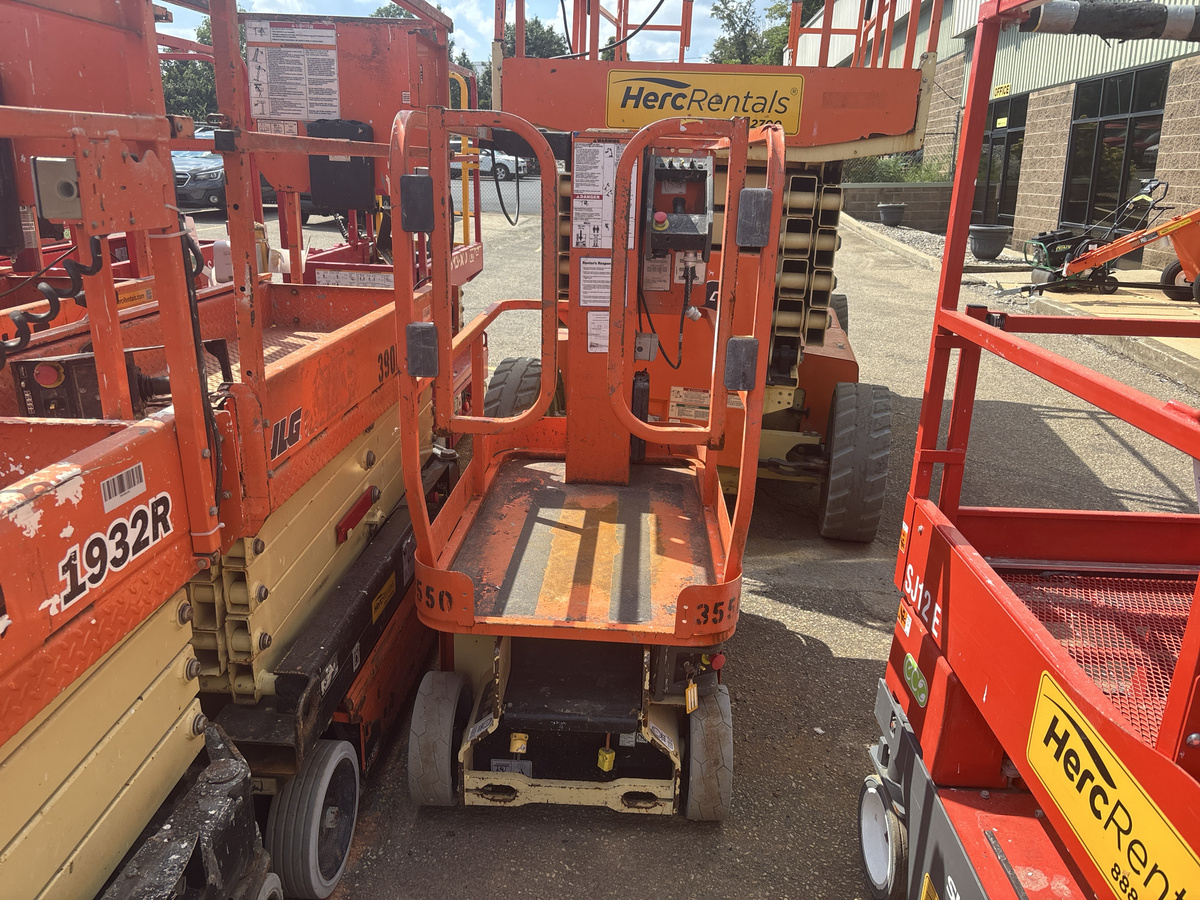 2015 JLG 1230ES-3