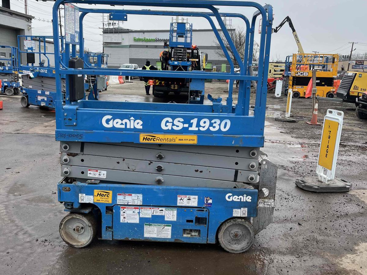 2018 Genie GS-1930