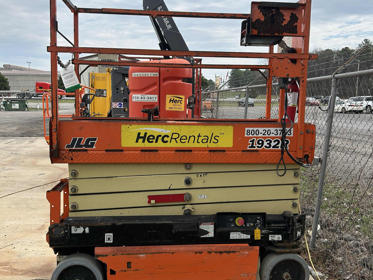 2018 JLG 1932R-3