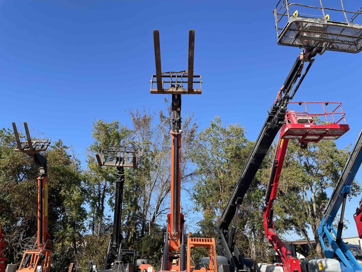2020 SkyTrak 10042