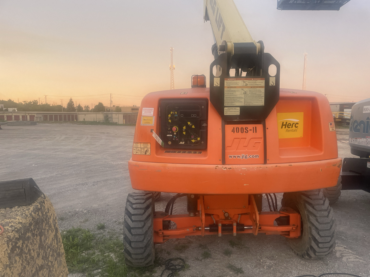 2019 JLG 400S-9