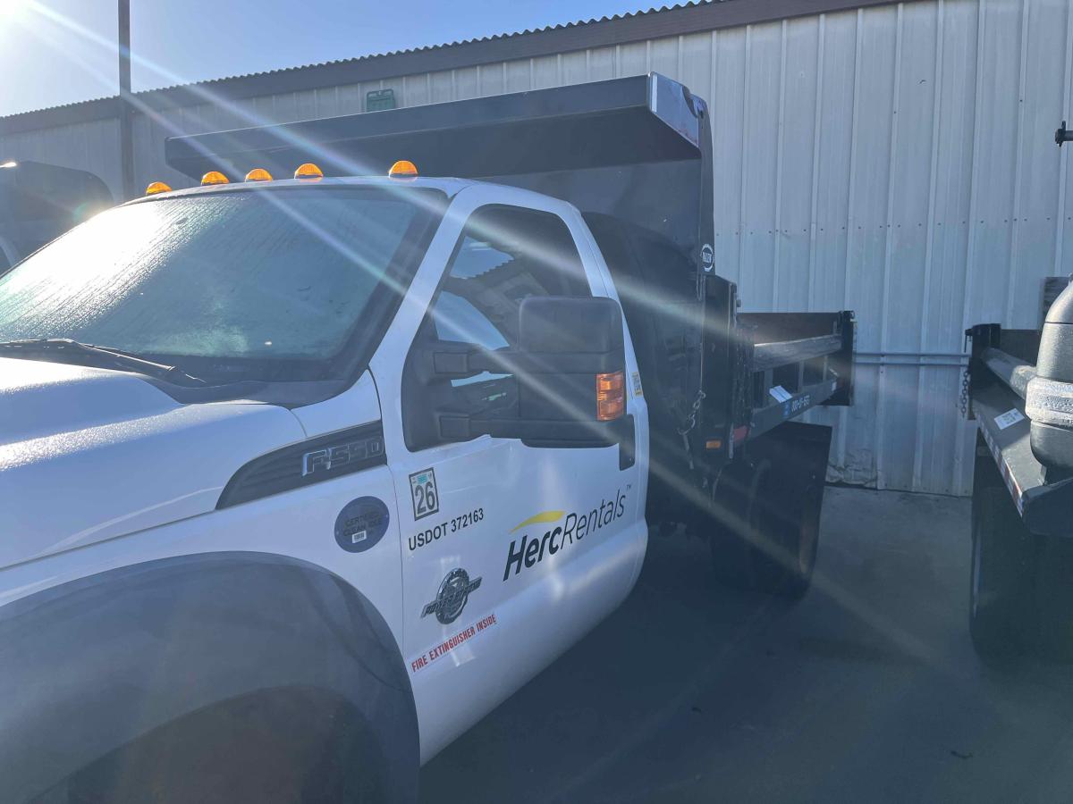2016 Ford F550-1