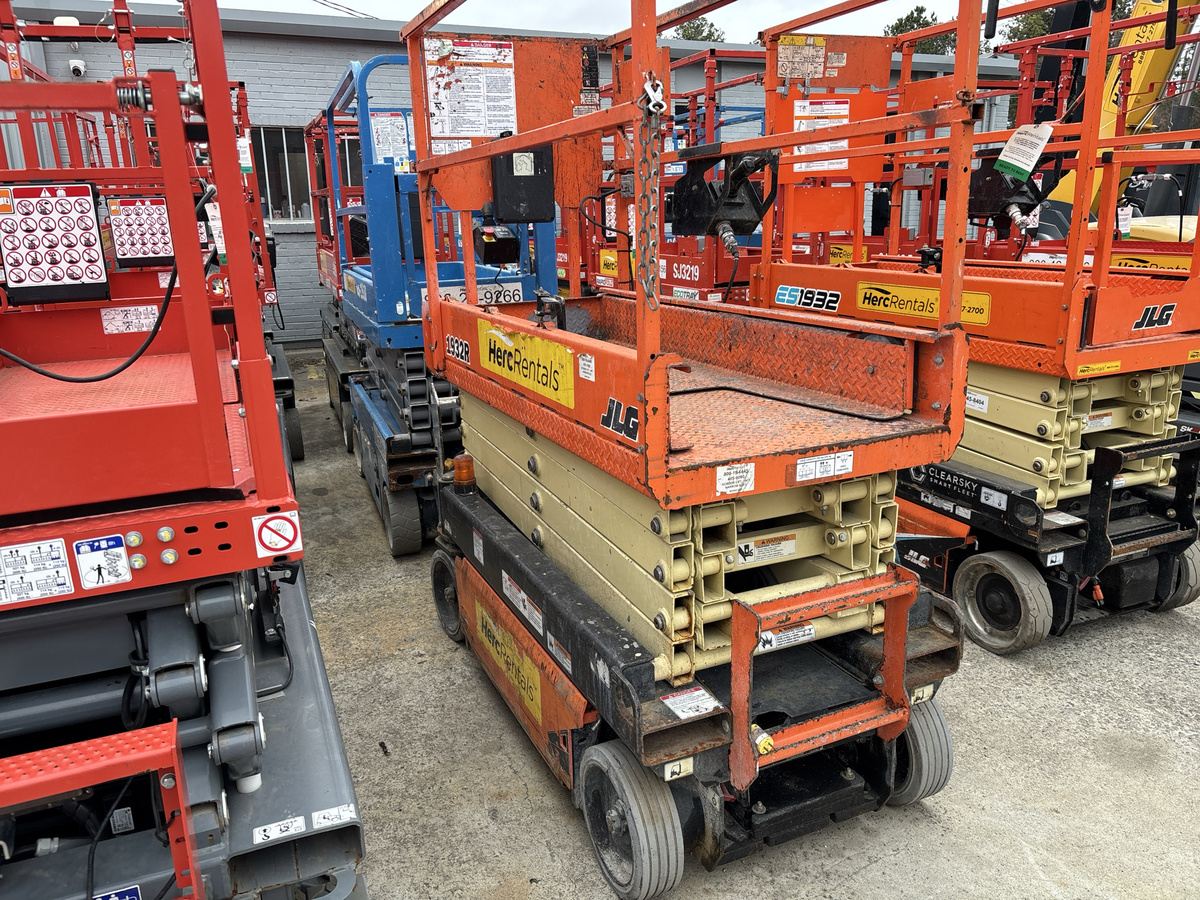 2018 JLG 1932R-11