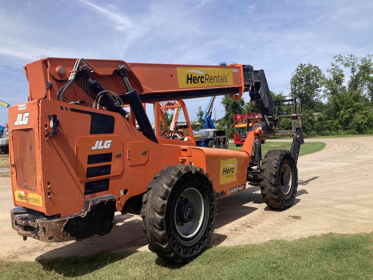 2019 SkyTrak 10042